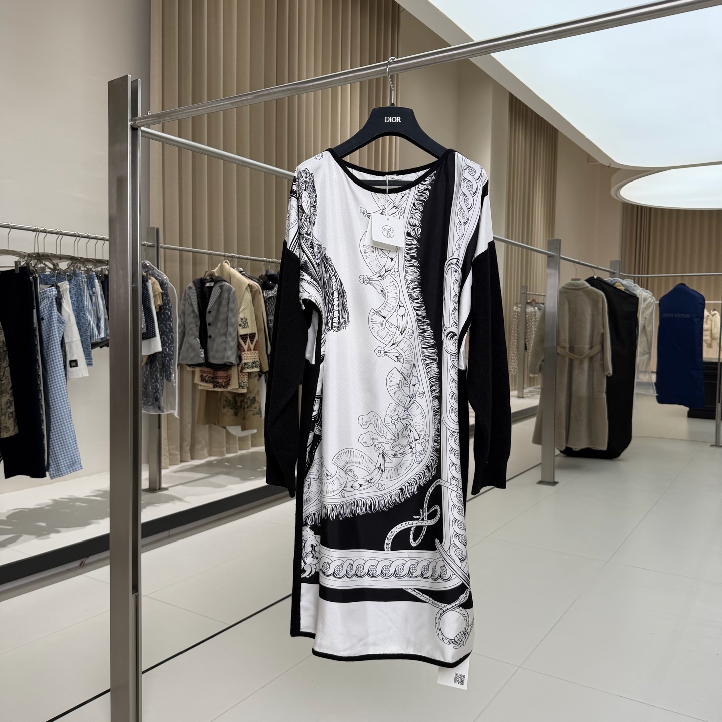 未使用 Hermes/爱马仕 黑白锁链真丝羊绒连衣裙 40码 GM005969