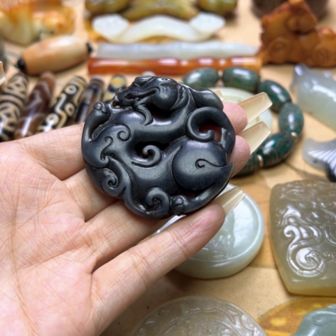 【闪购商品】蛇纹石玉颈饰未镶嵌