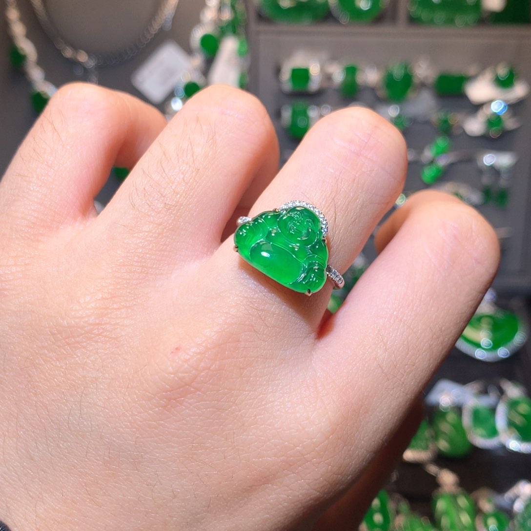 翡翠戒指18K金镶嵌佛公