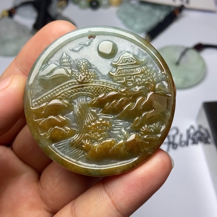 翡翠未镶嵌颈饰翡翠