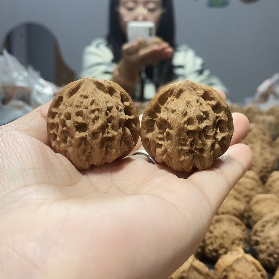 文玩核桃吊坠野牛37