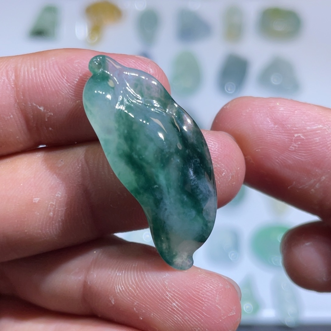 颈饰未镶嵌翡翠叶子