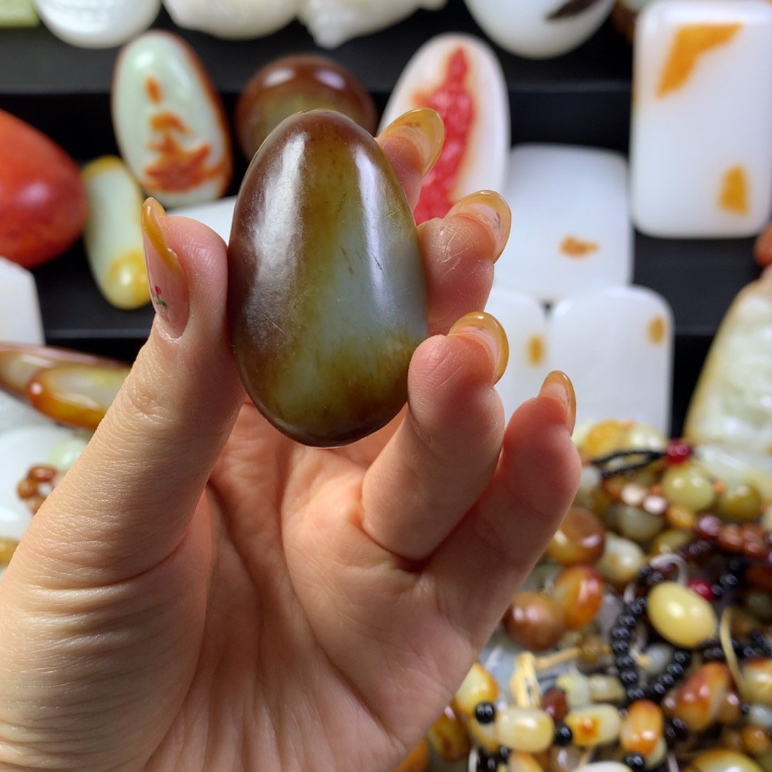 和田玉颈饰未镶嵌