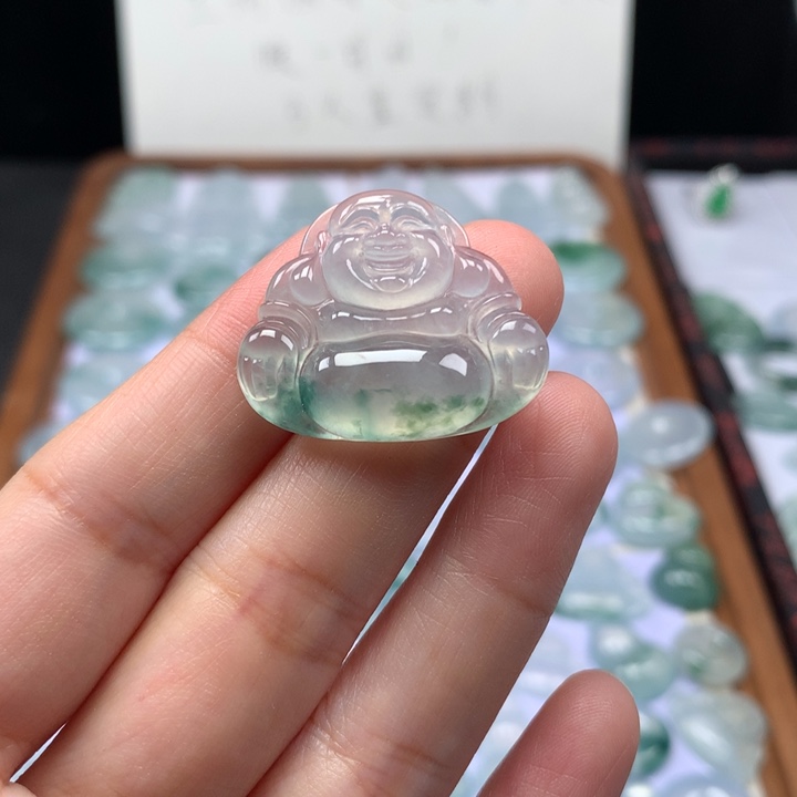 颈饰未镶嵌翡翠冰种飘花佛公