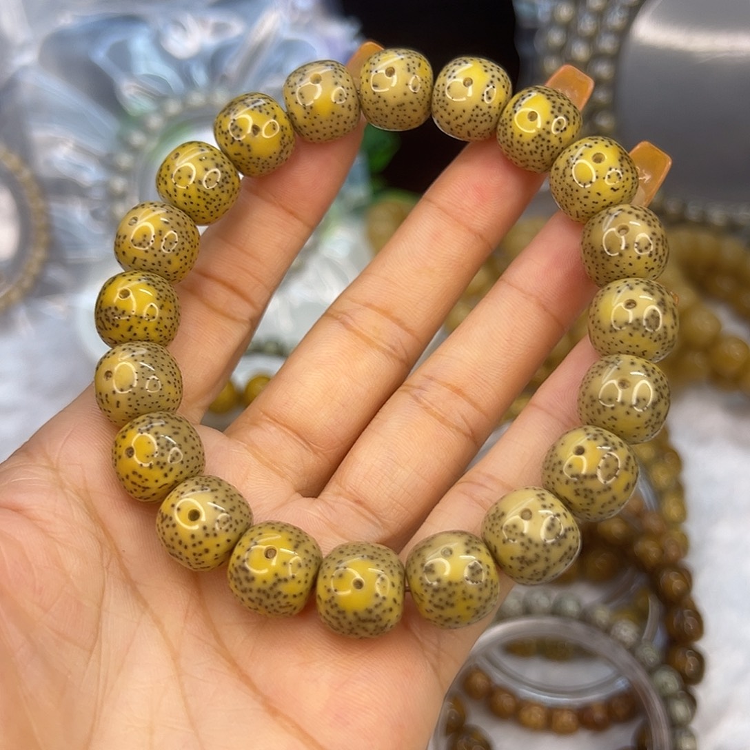 育***女手串星月菩提12×11石玉