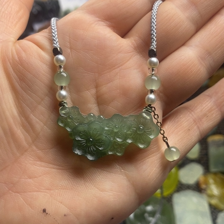 合金蛇纹石玉颈饰