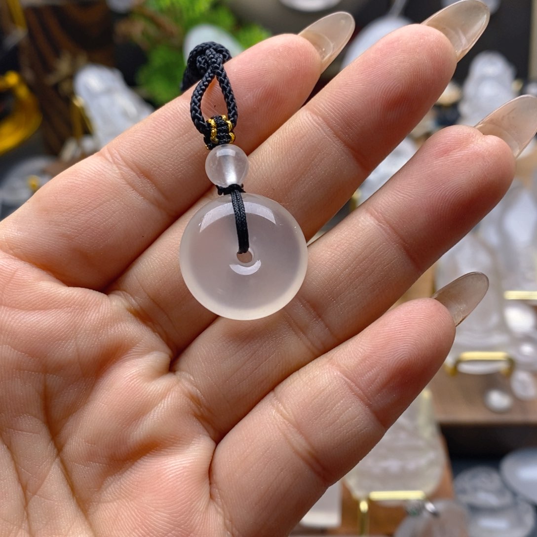 石英质玉颈饰未镶嵌