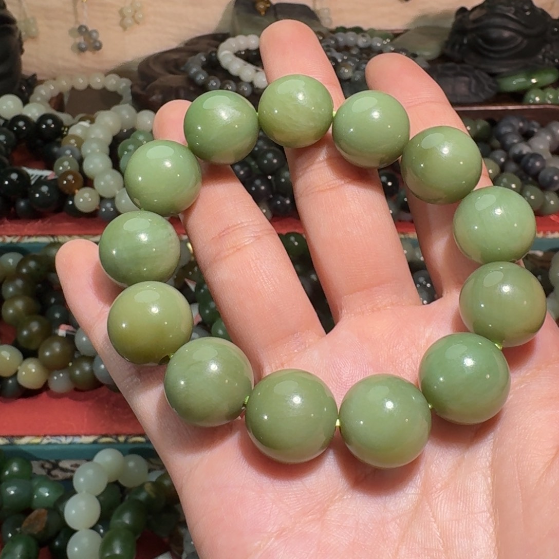 君***笑和田玉未镶嵌手链