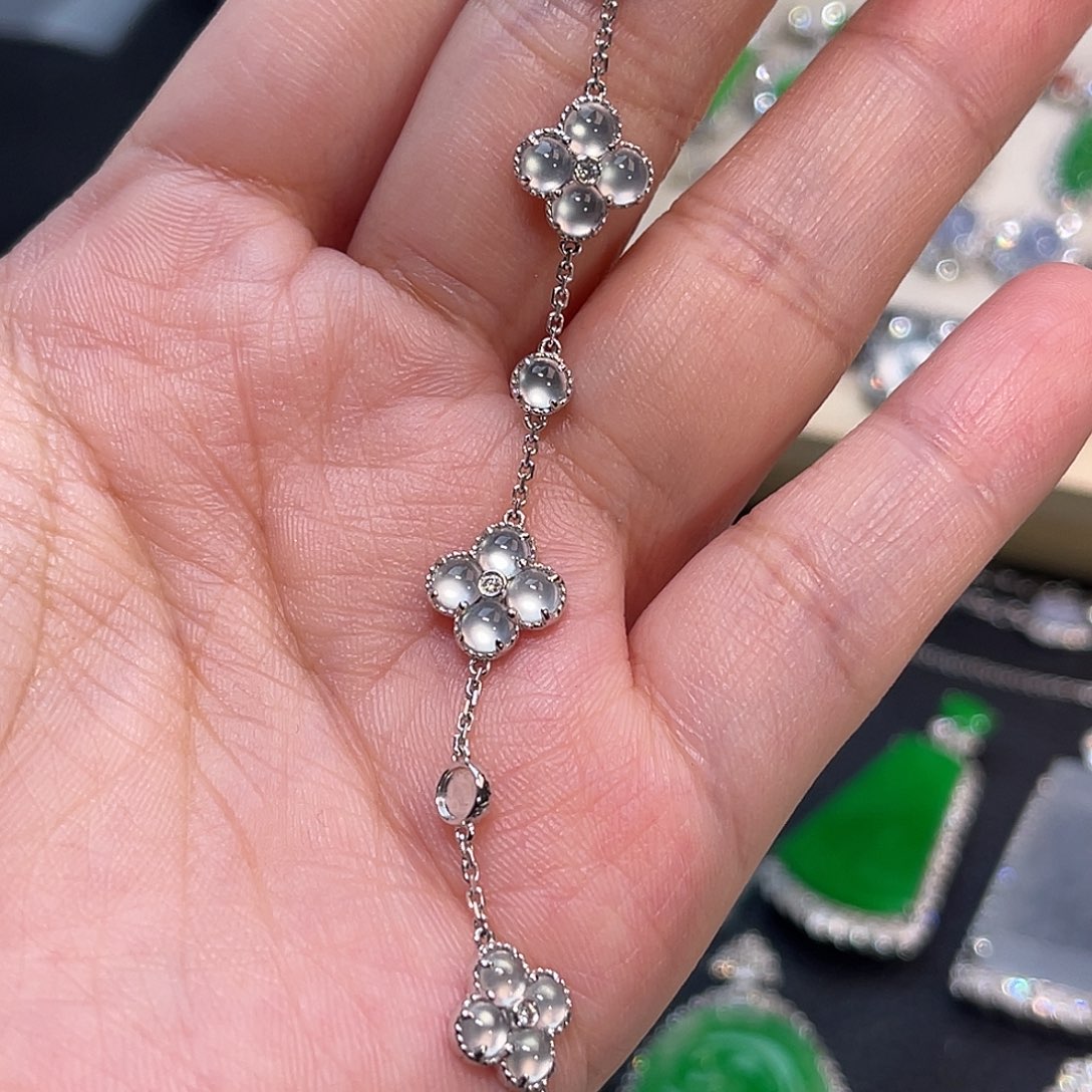 翡翠18K金镶嵌手链四叶草