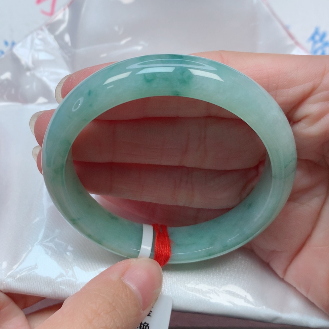 翡翠手镯未镶嵌54.7圈 完整度高 高性价比