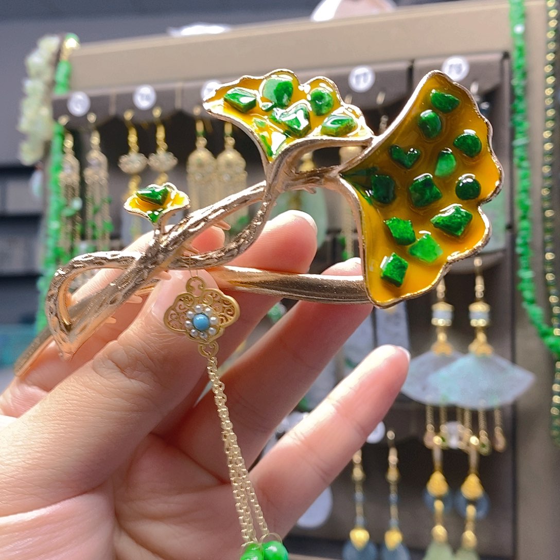 未镶嵌翡翠耳饰翡翠