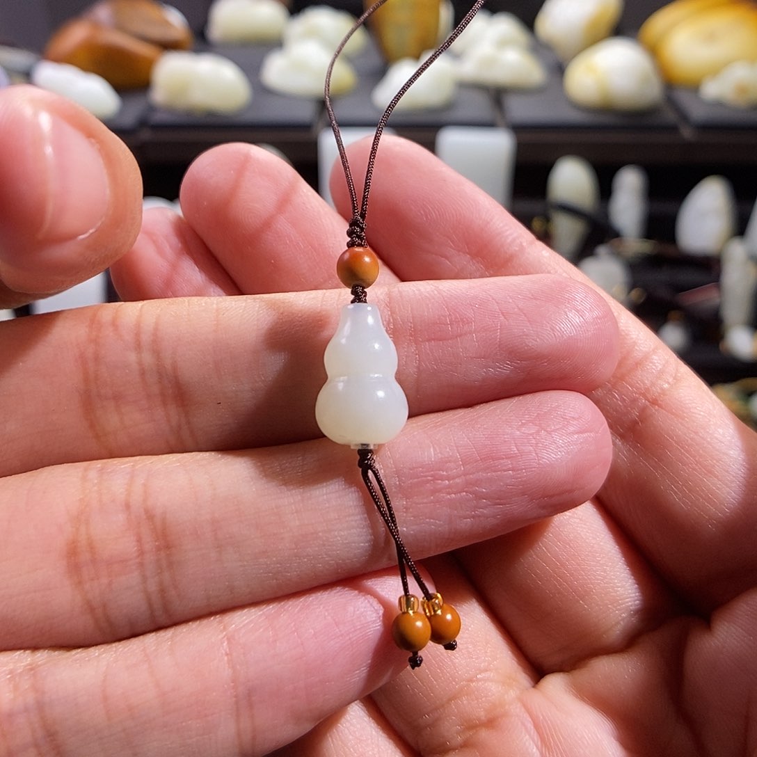 和田玉颈饰未镶嵌q*u