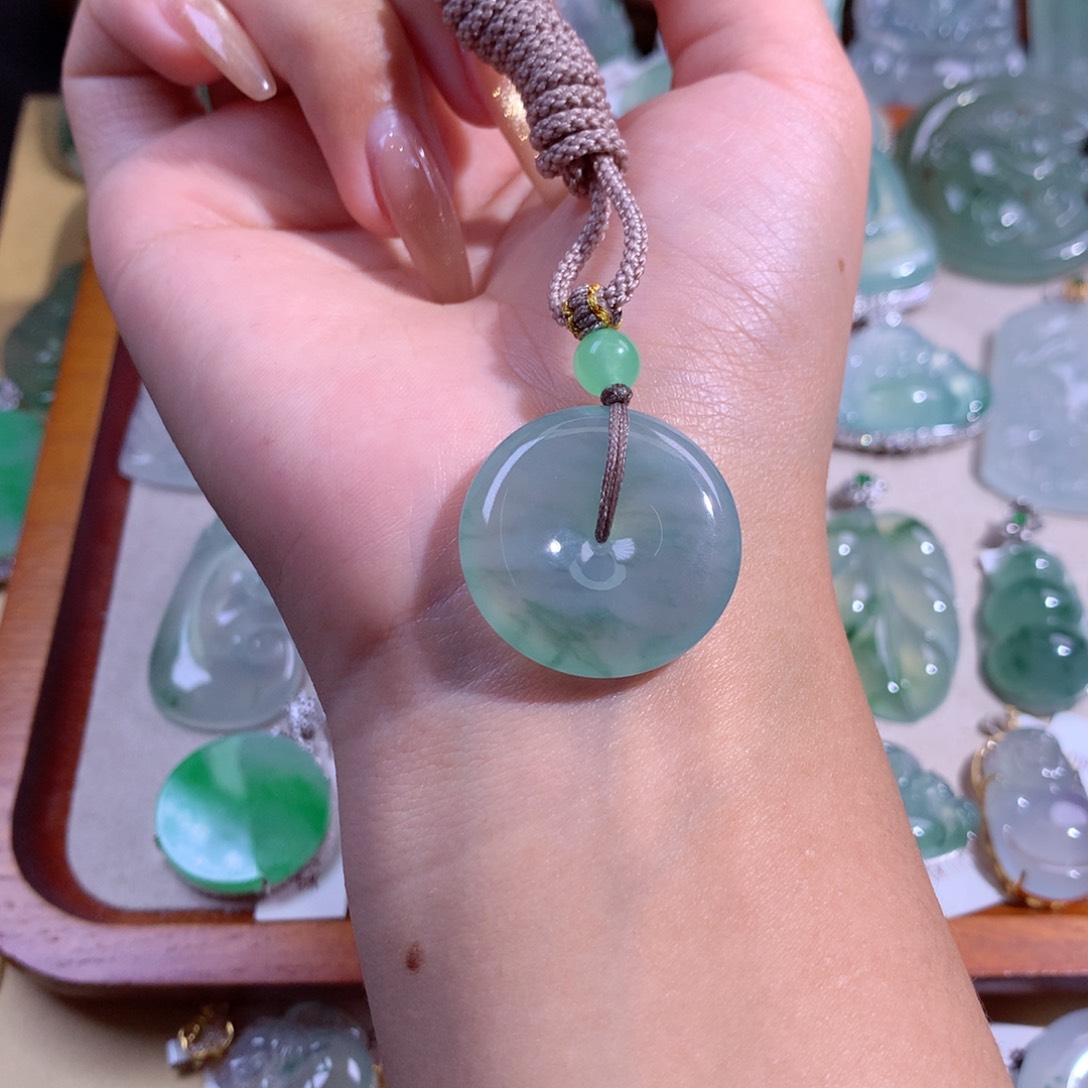 翡翠吊坠(不含链)未镶嵌