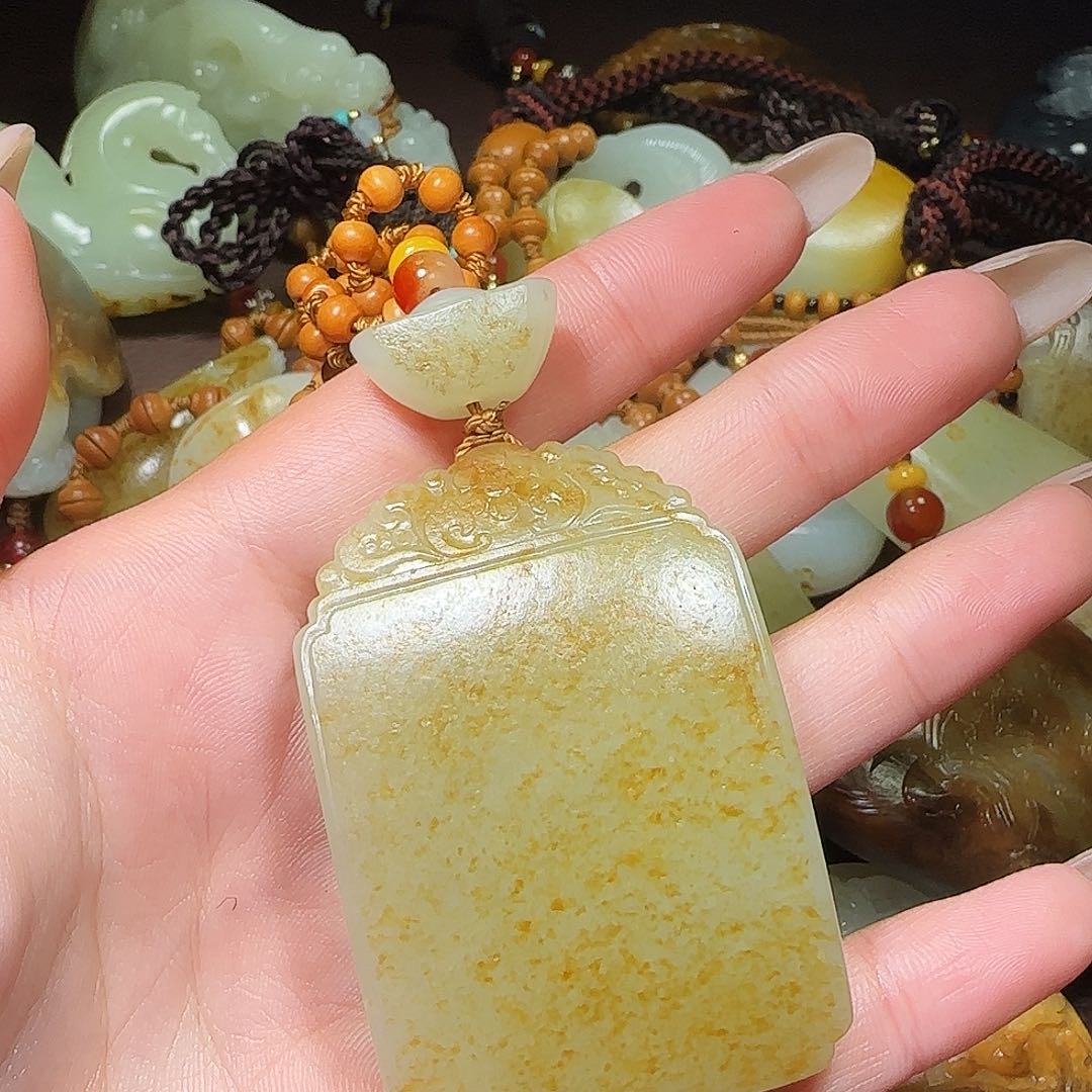 和田玉挂件未镶嵌