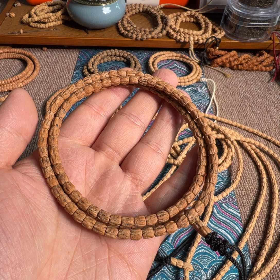 宇***料柏香籽/百香籽吊坠