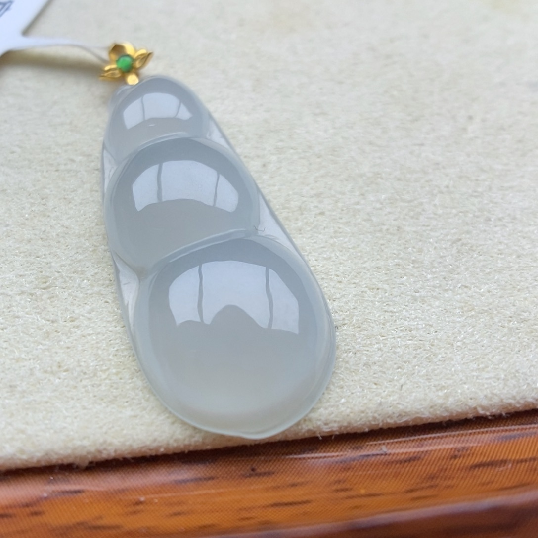 翡翠18K金镶嵌颈饰吊坠43