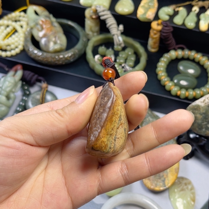 岫岩河磨玉（透闪石质玉）手把未镶嵌