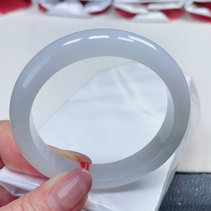 翡翠手镯未镶嵌缅甸翡翠