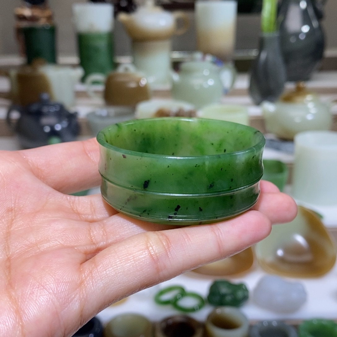 和田玉把件未镶嵌碧玉竹节杯