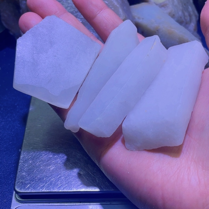 和田玉未镶嵌珠宝半成品