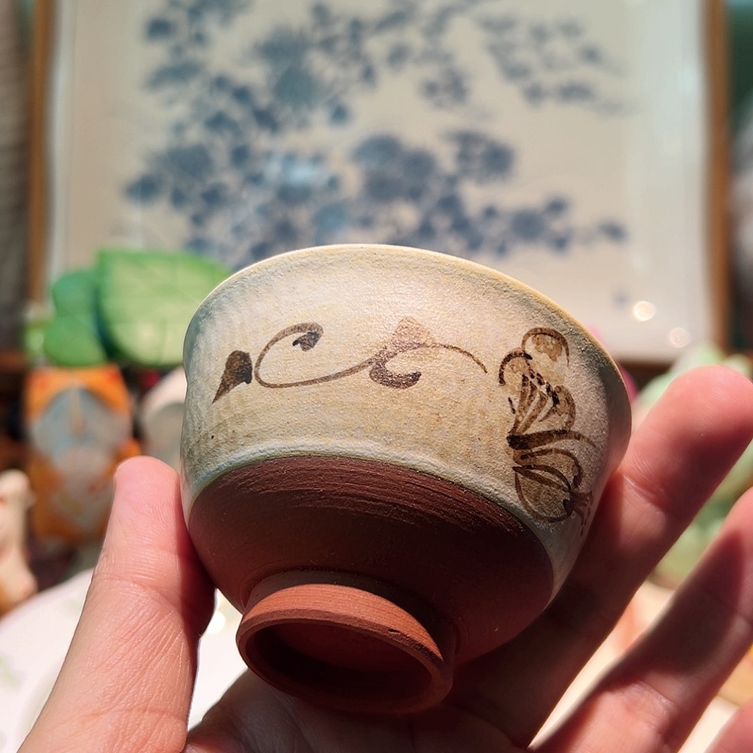 咖啡杯和茶杯是我们学校