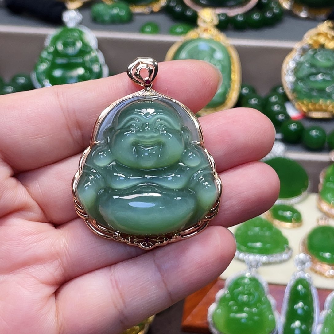 和田玉（碧玉）颈饰18K金镶嵌猫眼佛公35mm