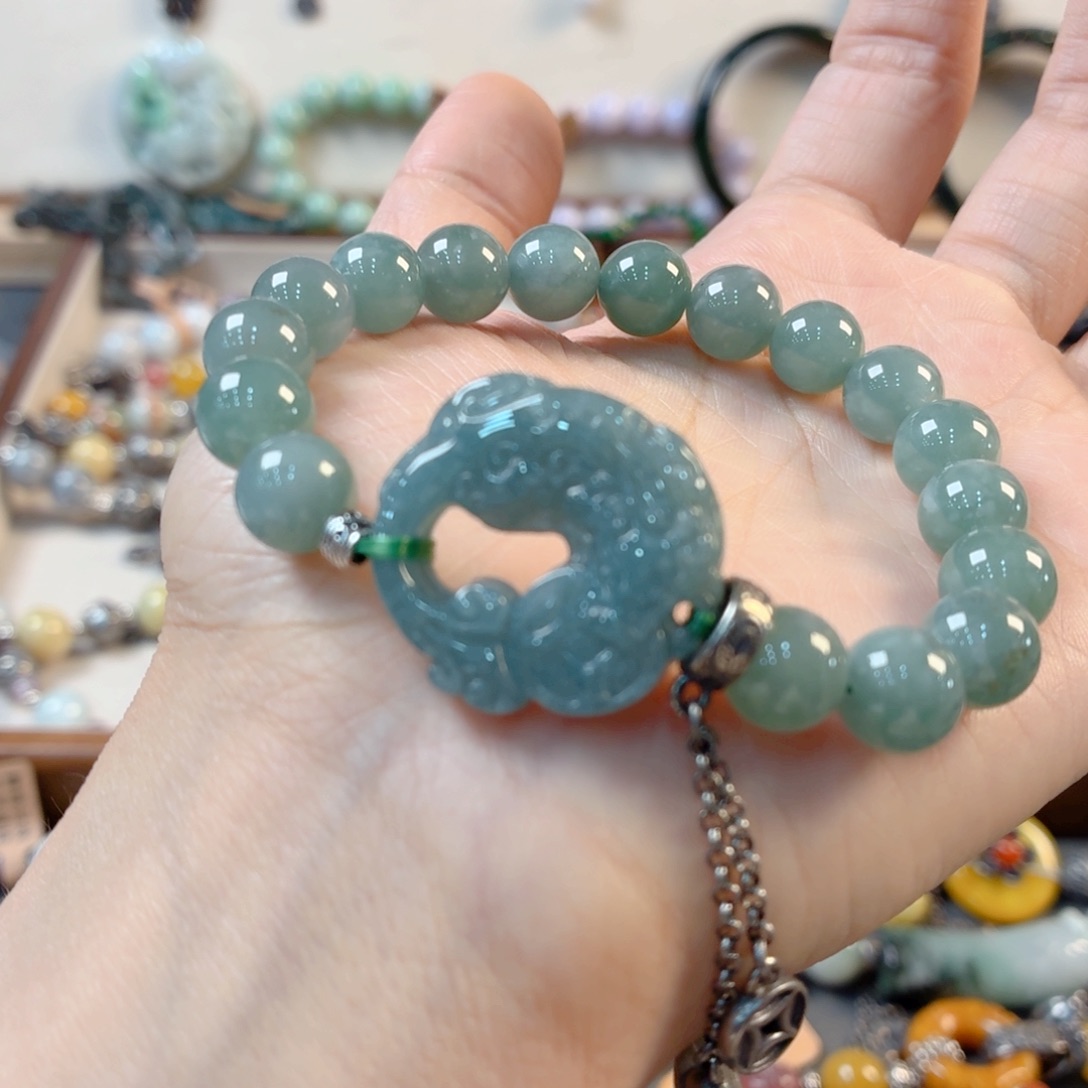 翡翠未镶嵌颈饰手串