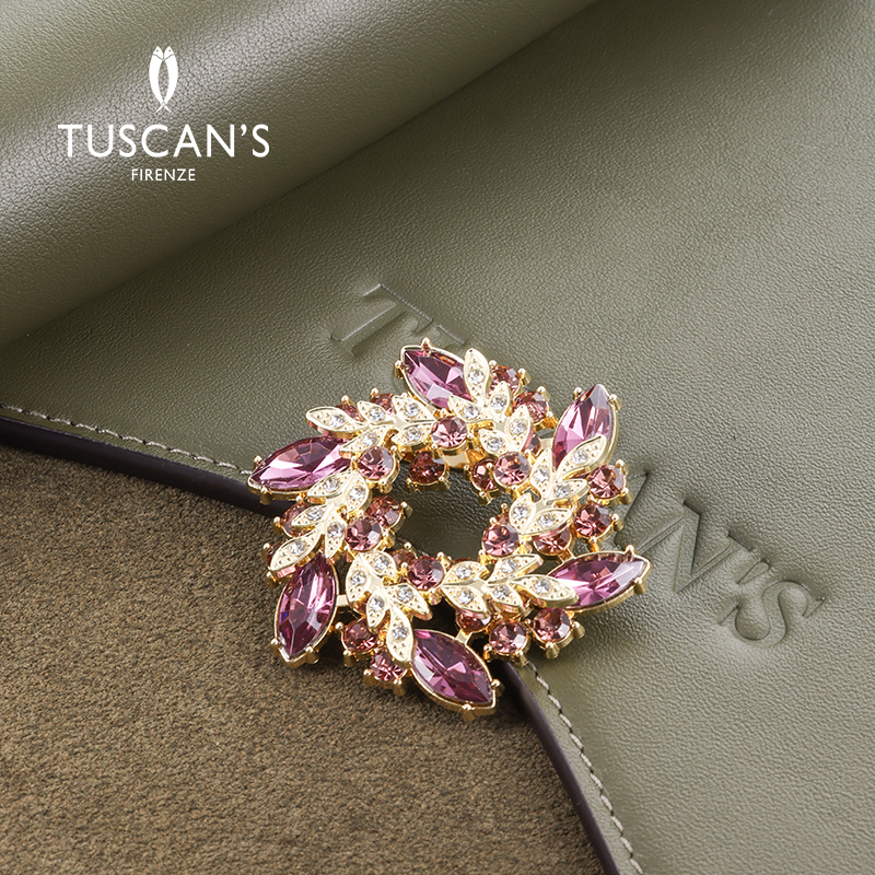 锌合金合成锆石胸针 TUSCAN'S 锌合金合成锆石胸针 轻奢气质女士