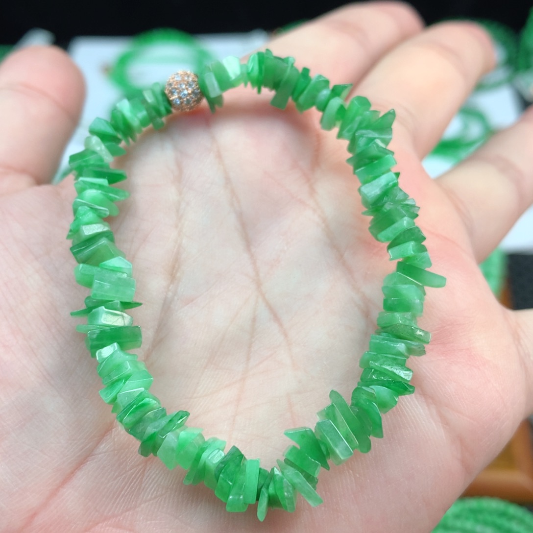 翡翠手链未镶嵌翡翠