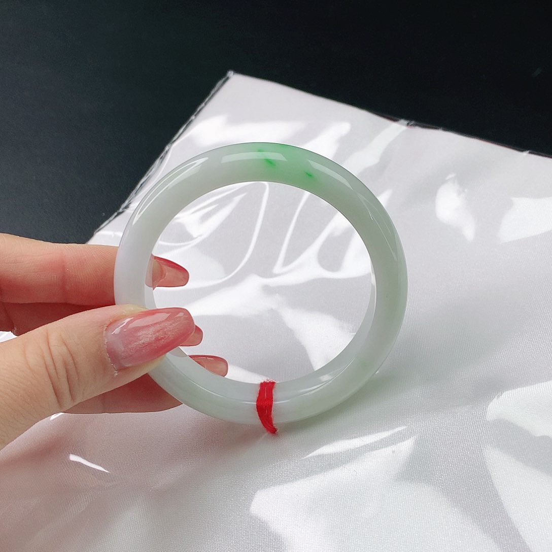 翡翠手镯未镶嵌无**咪翡翠323