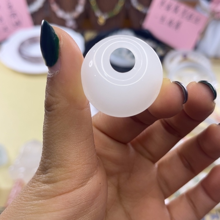 石英质玉未镶嵌颈饰