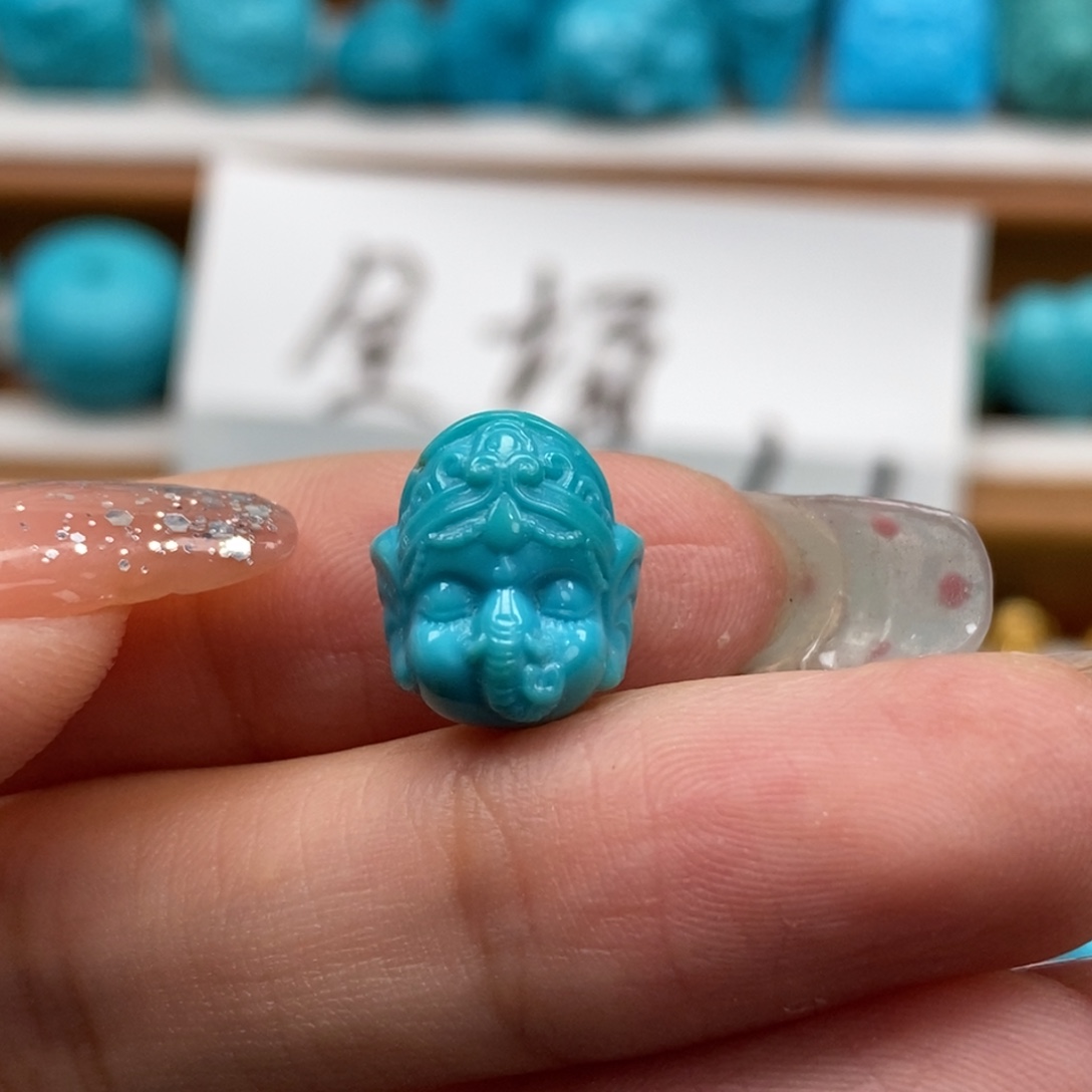 未镶嵌绿松石颈饰