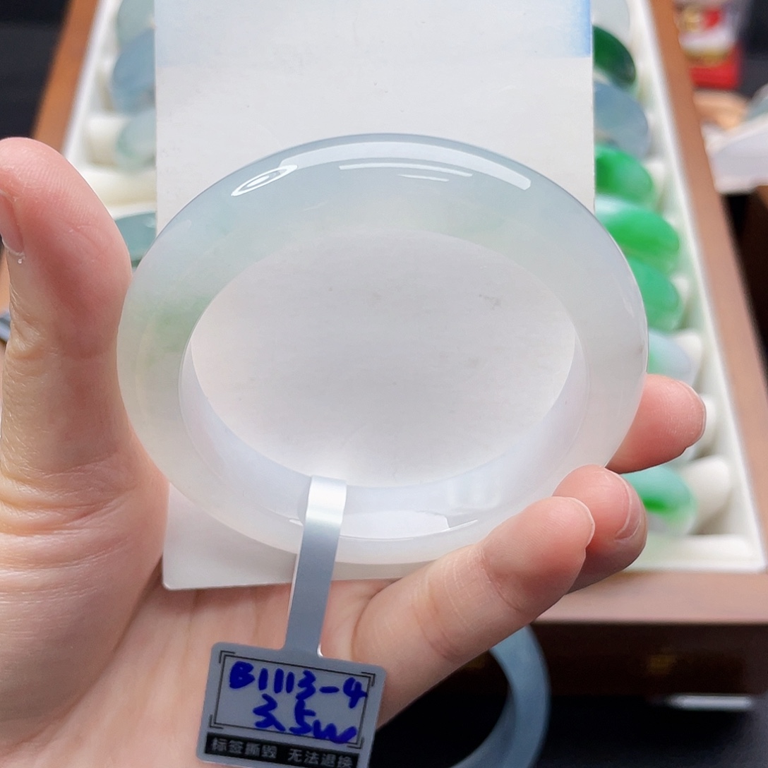 翡翠未镶嵌手镯50.7冰胶飘花