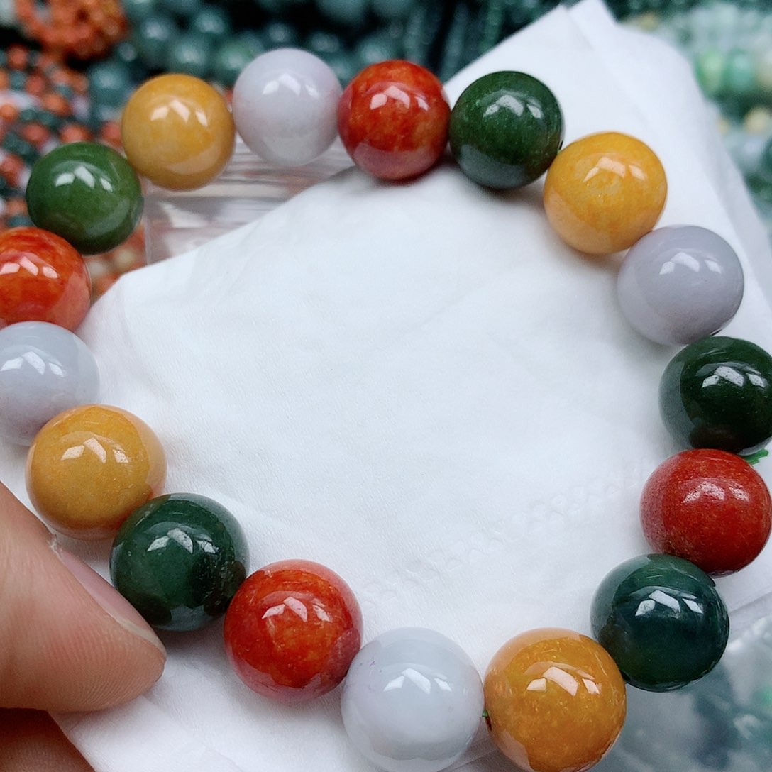 翡翠颈饰未镶嵌手串