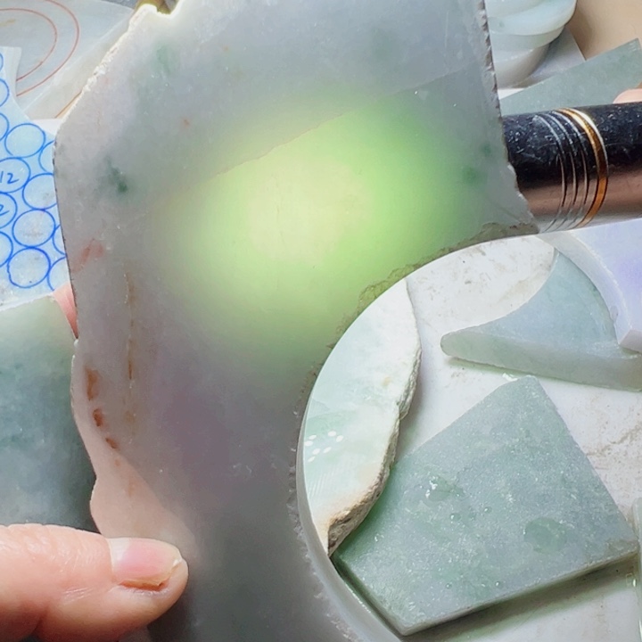 翡翠颈饰未镶嵌翡翠片料