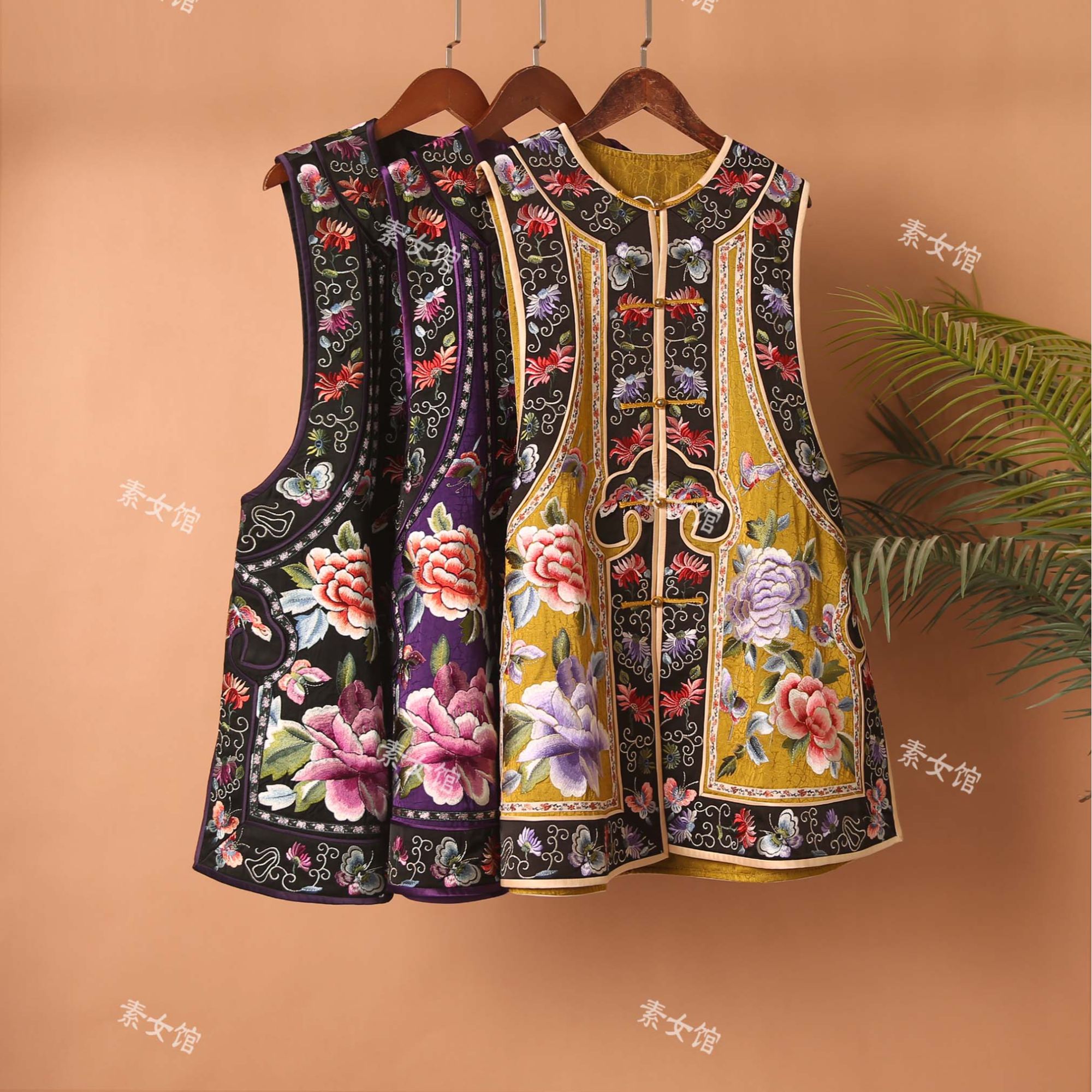 25238新中式国风新款民族风重工刺绣背心对襟盘扣马甲