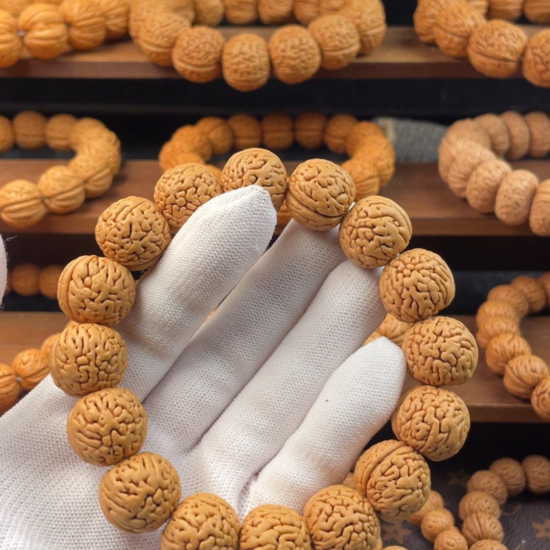 $***$桃核吊坠盘锦肌肉