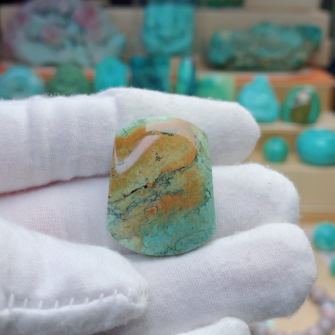 绿松石颈饰未镶嵌