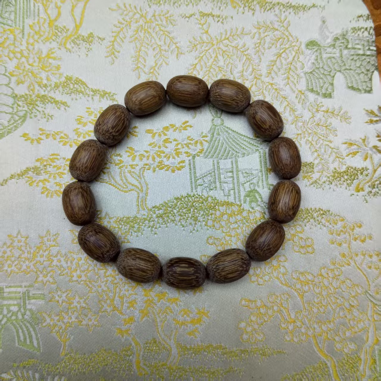 v339经典雪山重楼手链