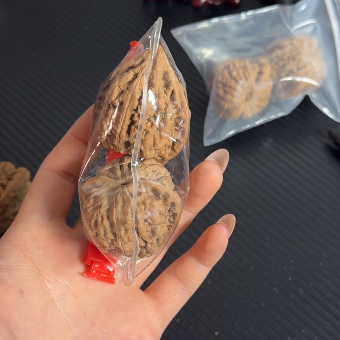 大***子文玩核桃吊坠哈哈哈哈哈哈哈哈哈哈