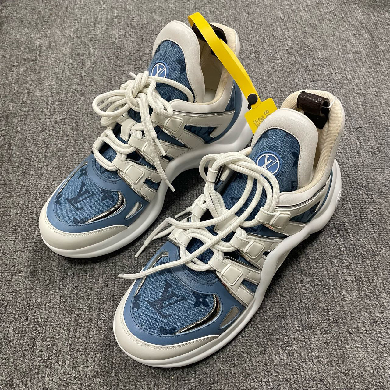 99新 LouisVuitton/路易威登 （有盒） 运动休闲鞋  38码/5408