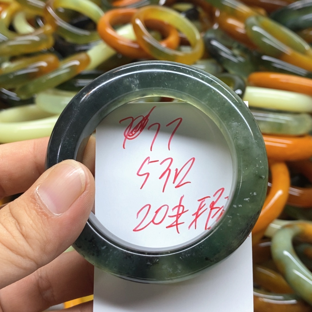未镶嵌蛇纹石玉手镯
