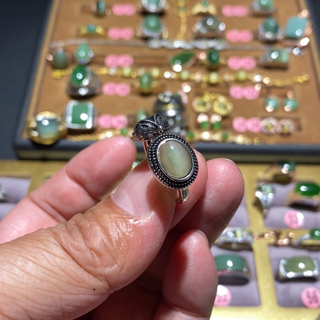 和田玉（碧玉）戒指未镶嵌