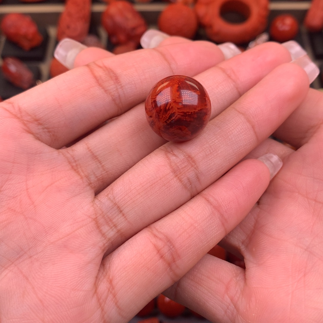 挽***风南红玛瑙未镶嵌牛血火焰圆珠17.8mm