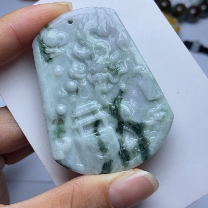 翡翠颈饰未镶嵌翡翠