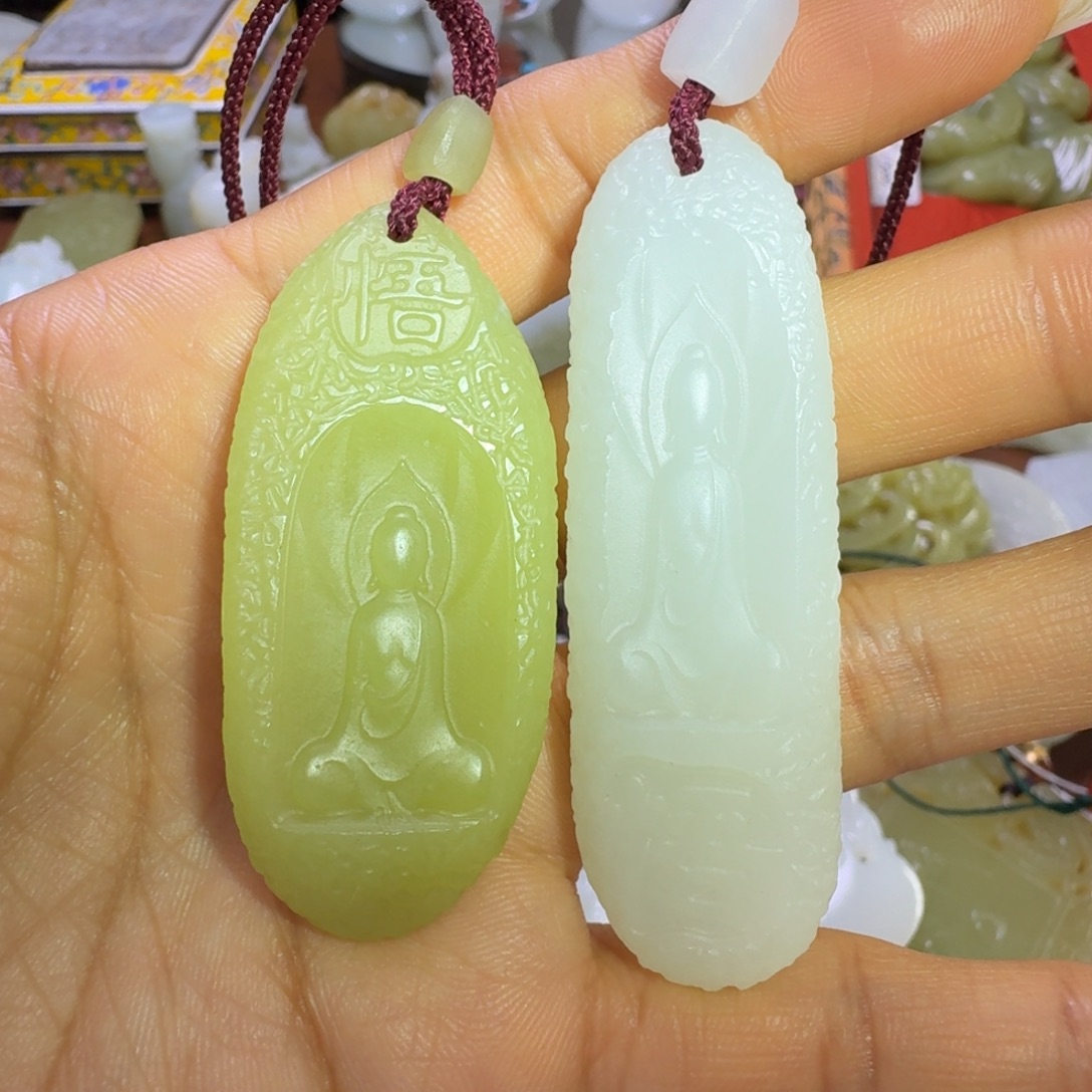 和田玉未镶嵌把件