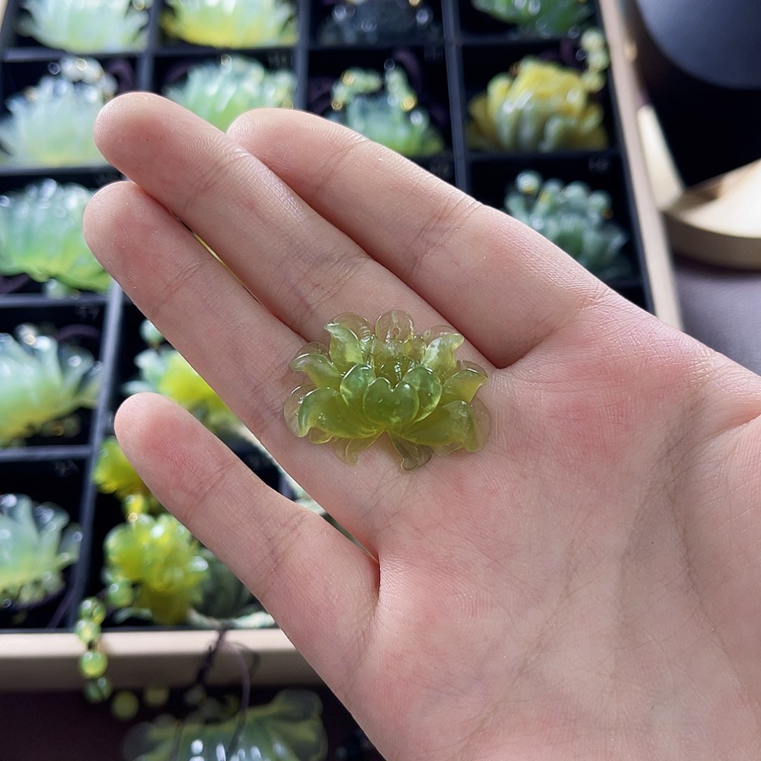 蛇纹石玉颈饰未镶嵌你****一