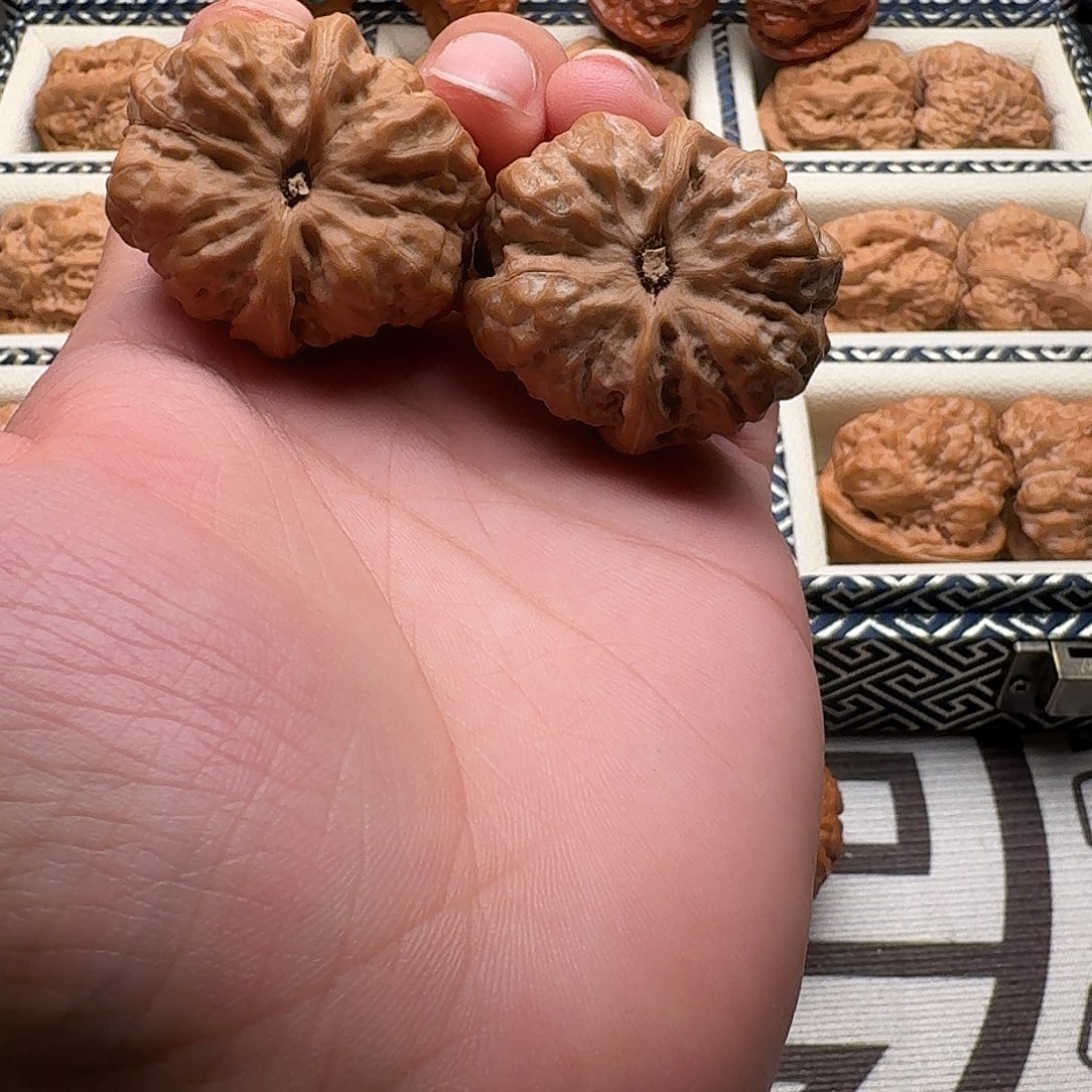 文玩核桃吊坠蛤蟆头