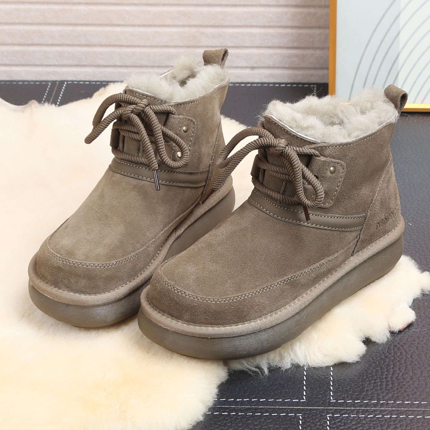 NB5892牛皮纯羊毛防滑厚底保暖大棉鞋短筒加绒雪地靴女皮毛一体