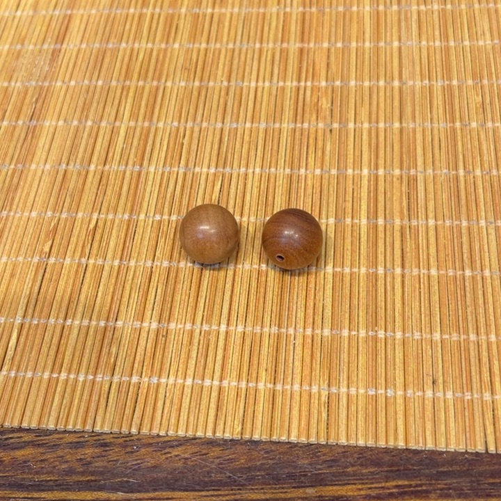 溜***球其他檀香木老山檀香1.2沉水2颗